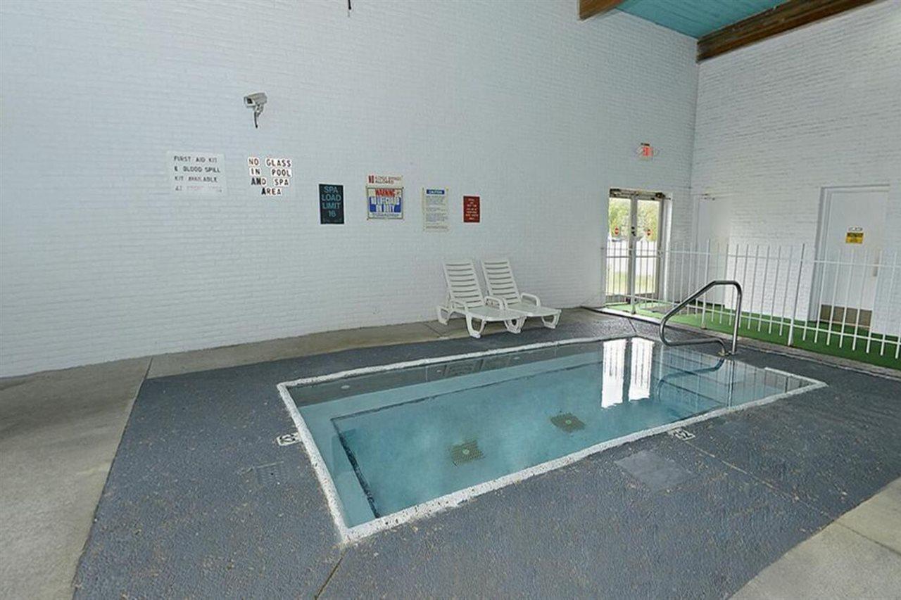 Howard Johnson By Wyndham Saint Joseph Benton Harbor Esterno foto