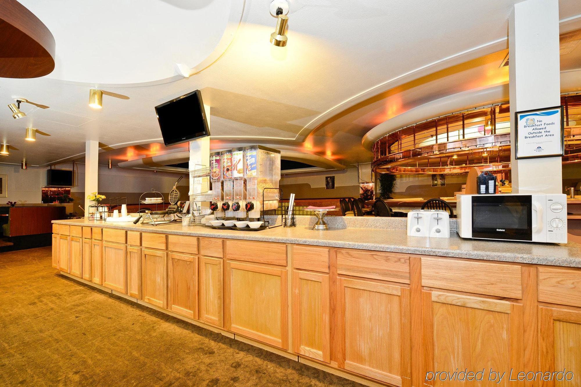Howard Johnson By Wyndham Saint Joseph Benton Harbor Ristorante foto