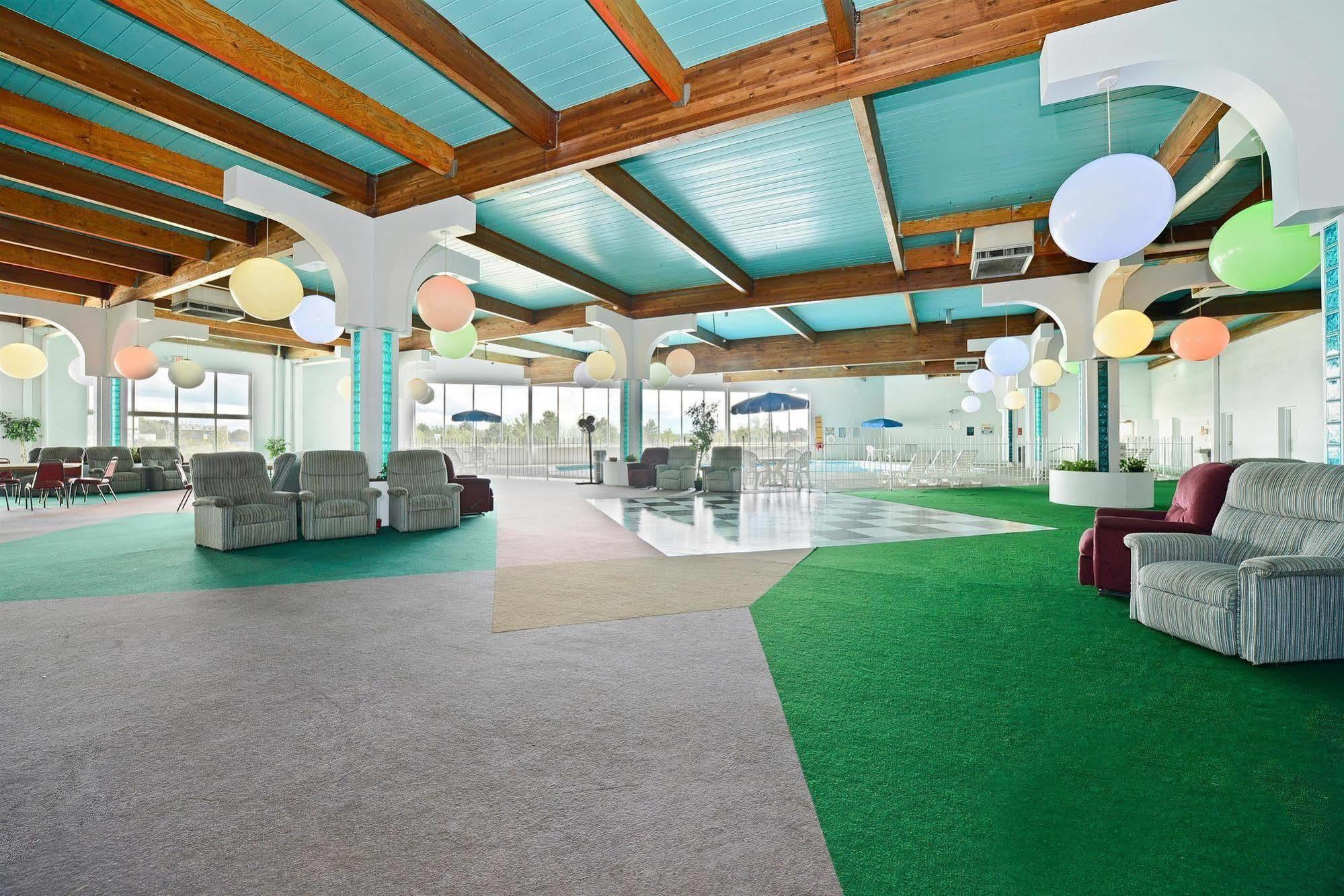 Howard Johnson By Wyndham Saint Joseph Benton Harbor Interno foto