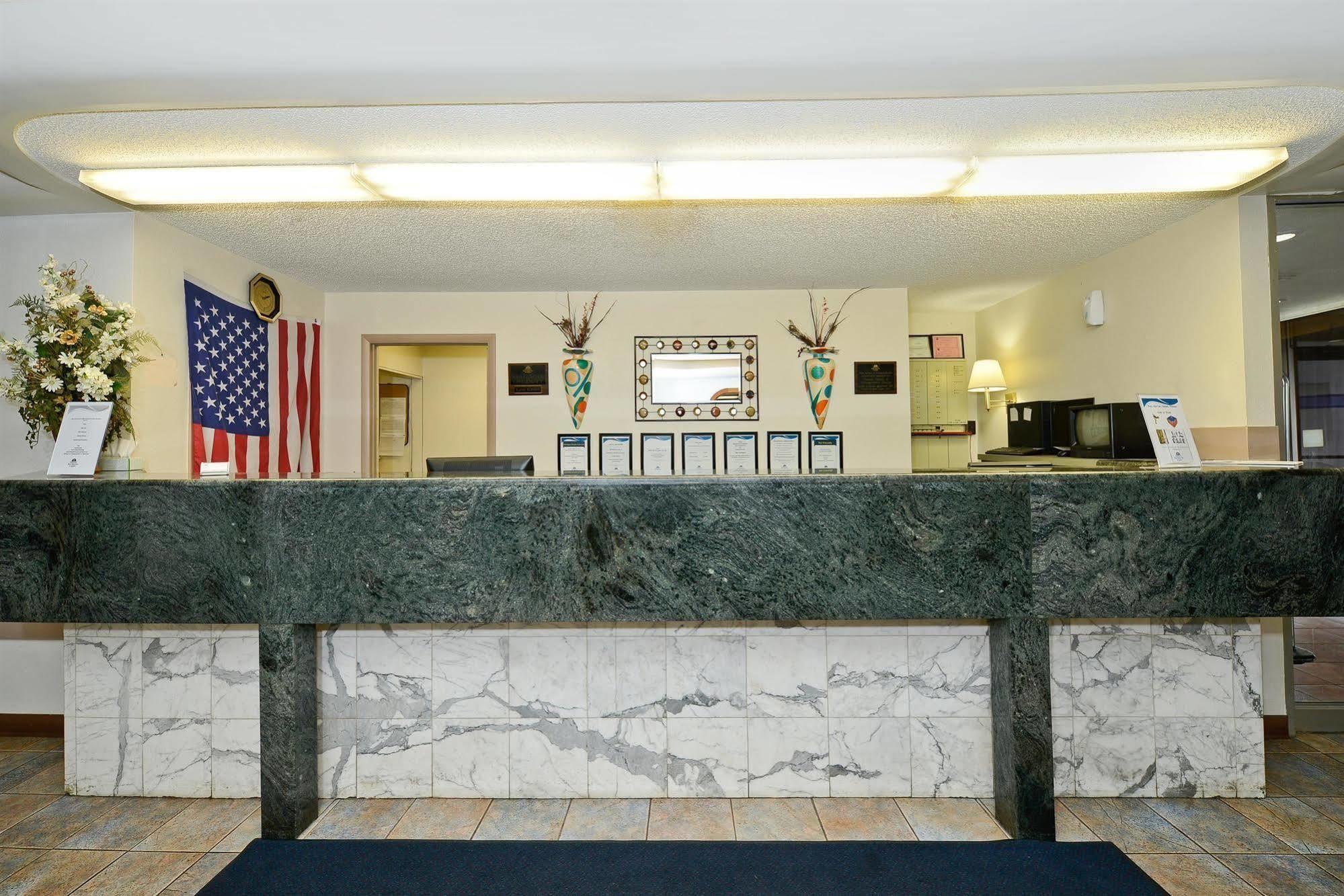 Howard Johnson By Wyndham Saint Joseph Benton Harbor Interno foto
