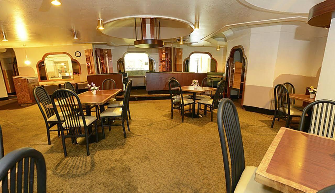 Howard Johnson By Wyndham Saint Joseph Benton Harbor Esterno foto